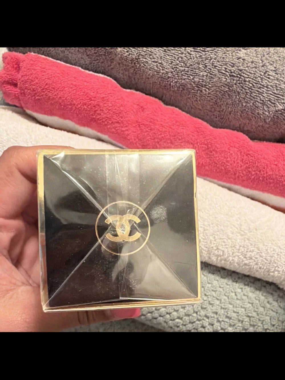 CHANEL N°5 Packaging — Black & Gold Accents